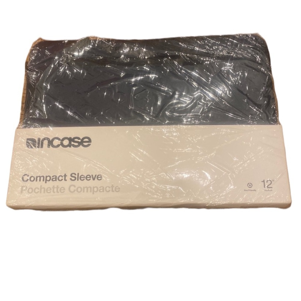 Incase compact sleeve MacBook 12 inch new